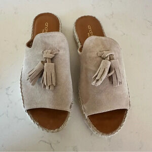 Andre Assous Cameron Espadille Slide Size: 5 US/ 35EU